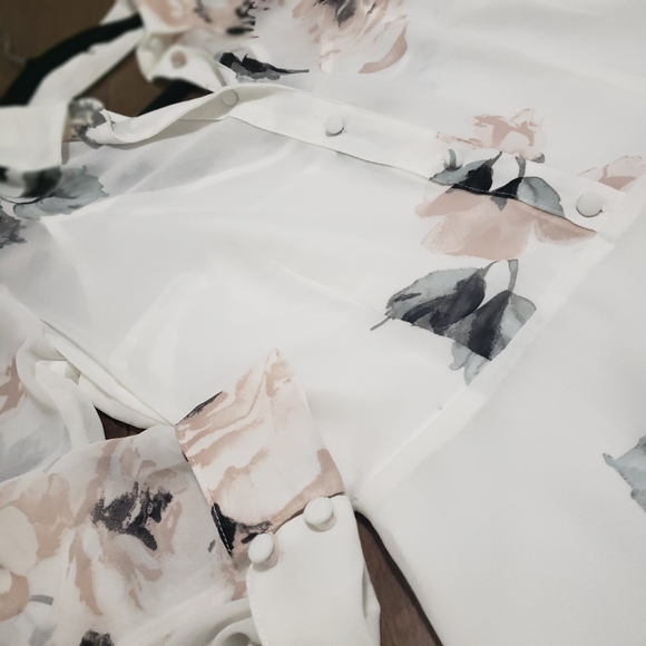 Dynamite Skater Blouse Floral Dress - Picture 3 of 5